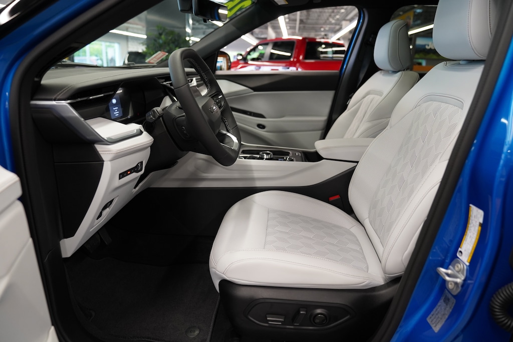 New 2026 Jeep Cherokee OVERLAND 4X4 Sport Utility