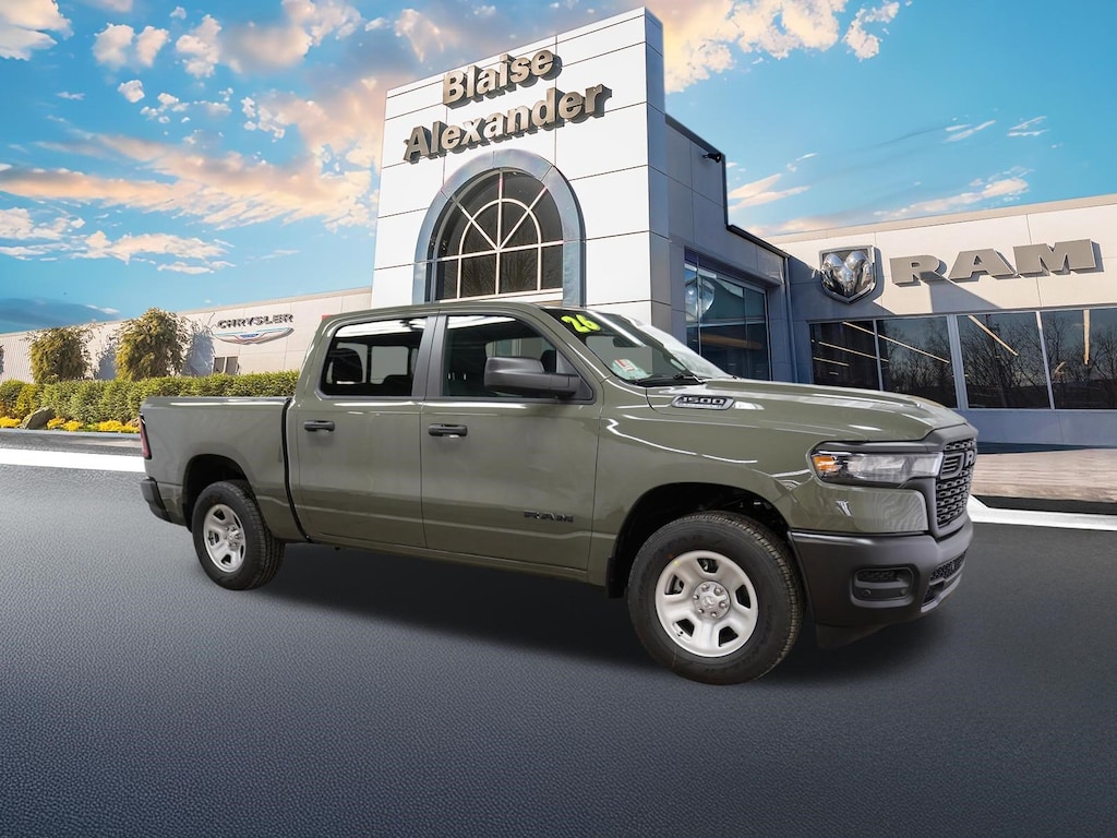 New 2026 Ram 1500 TRADESMAN CREW CAB 4X4 5'7 BOX Pickup