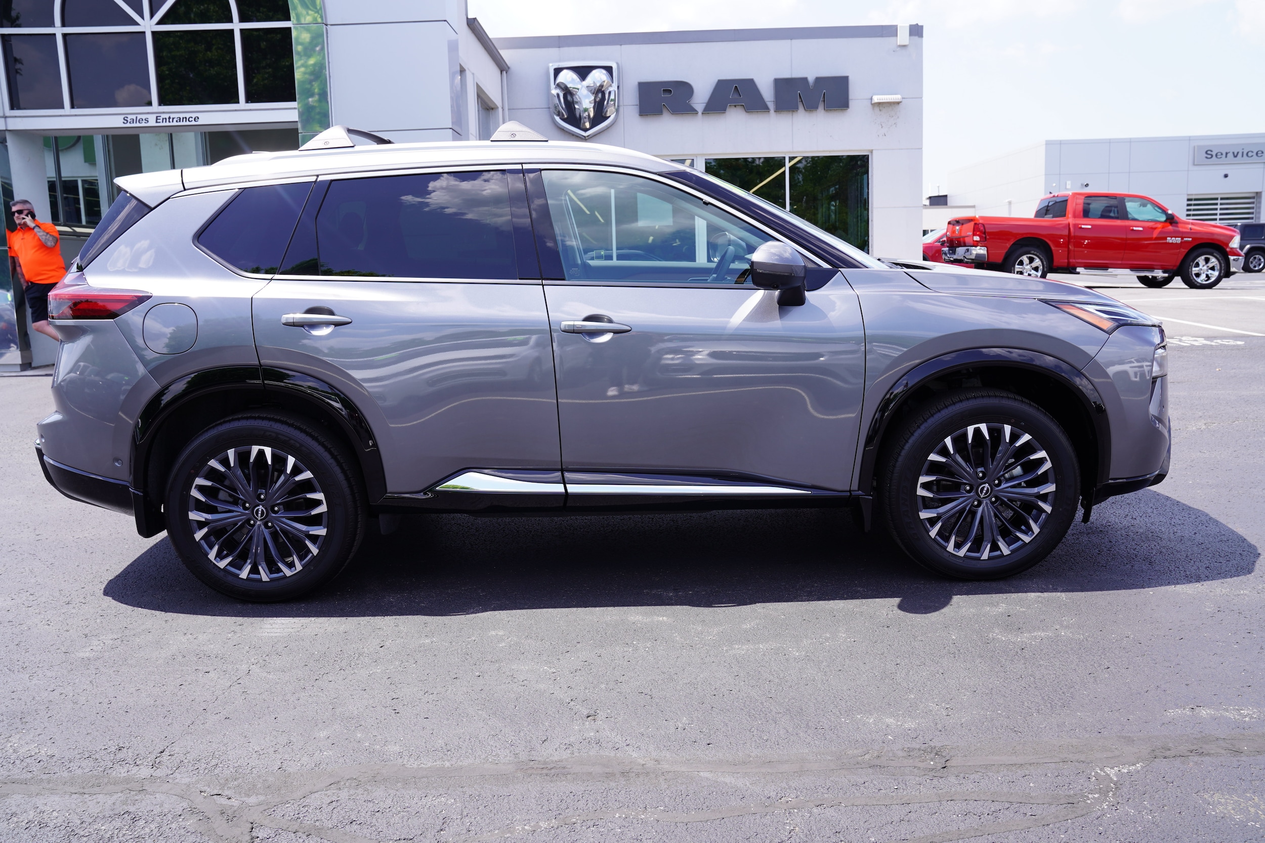 JN8BT3DD6TW471879