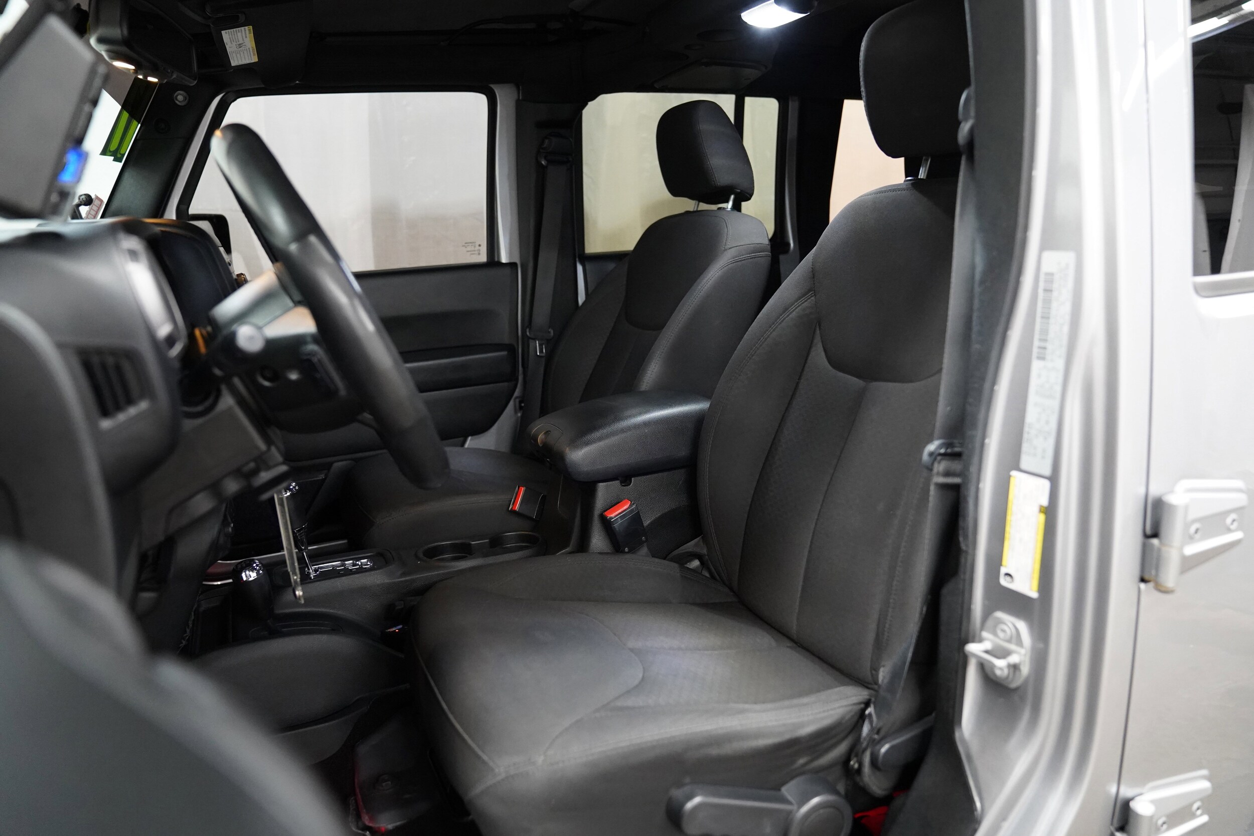 2017 Jeep Wrangler Unlimited Sport photo 4