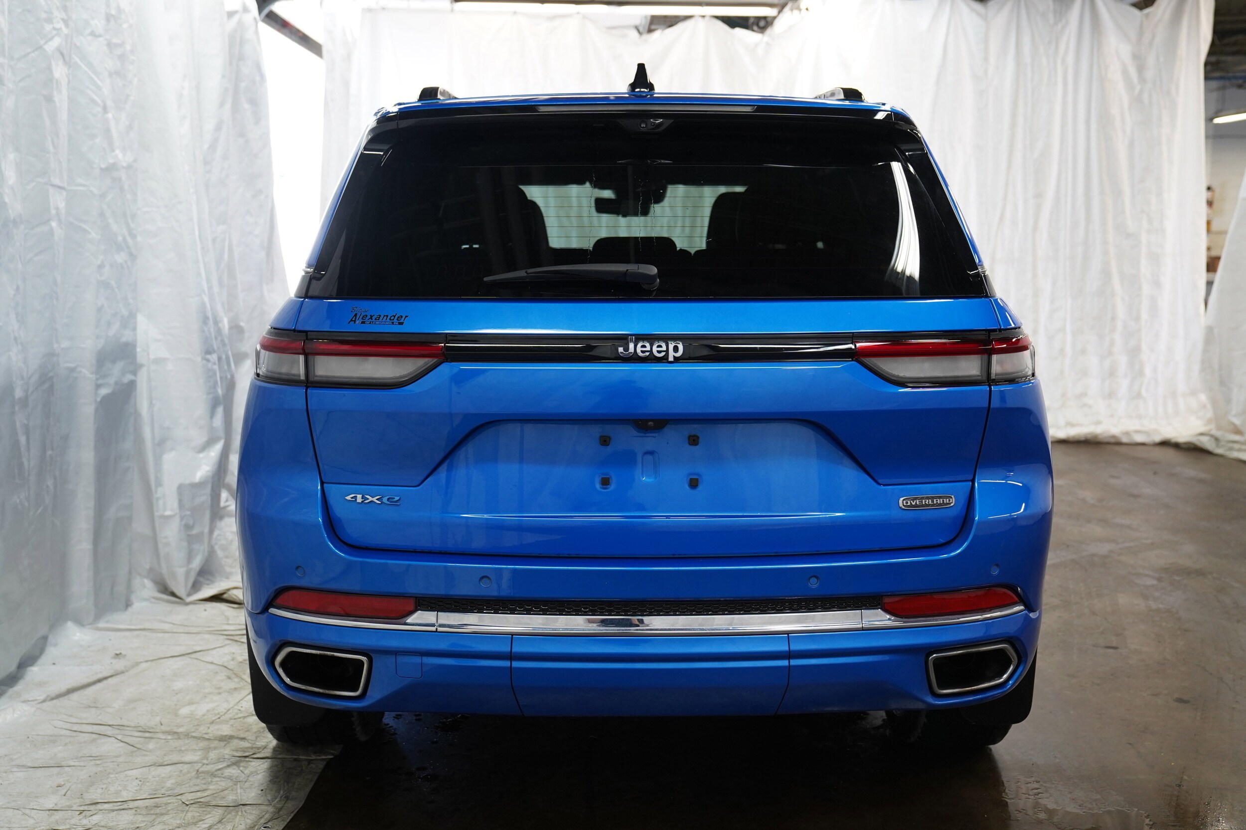 2023 Jeep Cherokee Overland 4xe photo 3