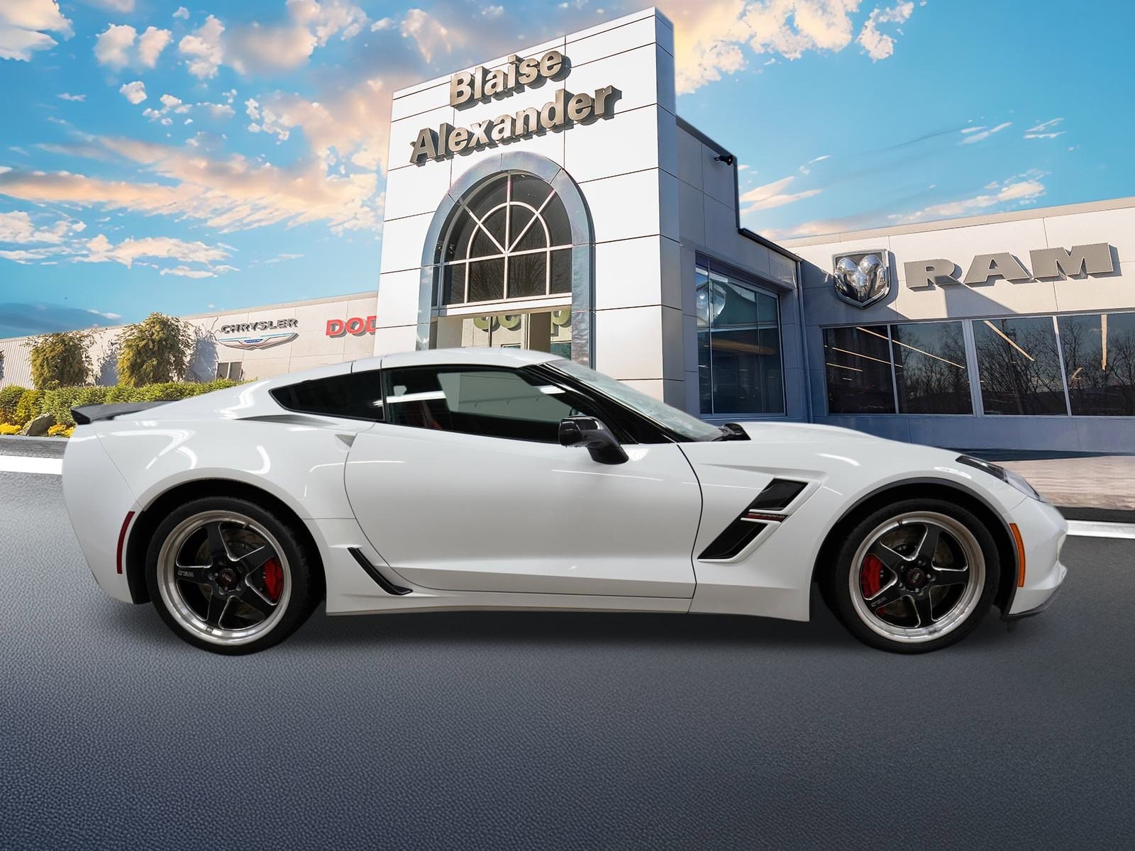 Used 2018 Chevrolet Corvette 2LT with VIN 1G1YY2D78J5105087 for sale in Lewisburg, PA