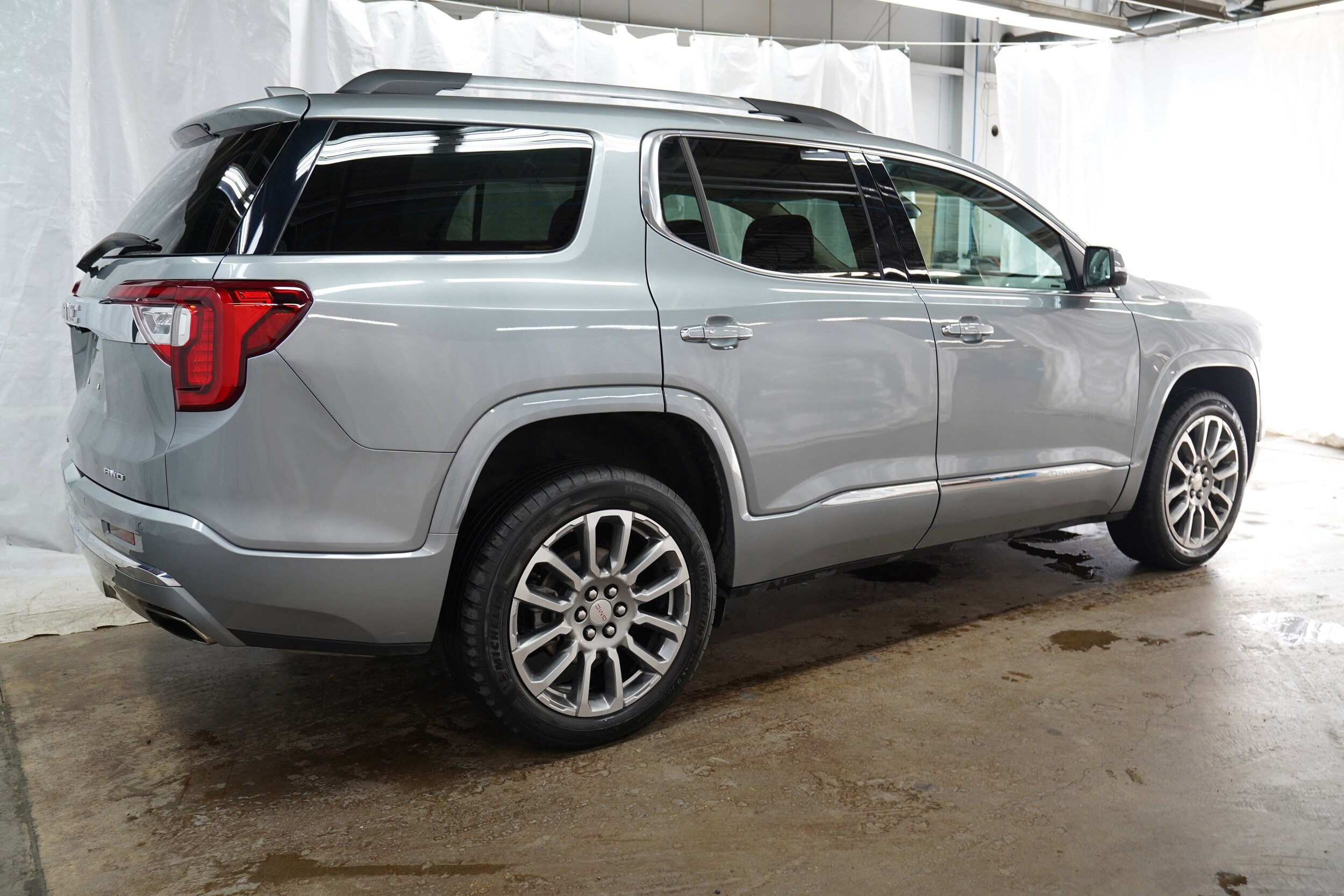 2023 Gmc Acadia Denali photo 2