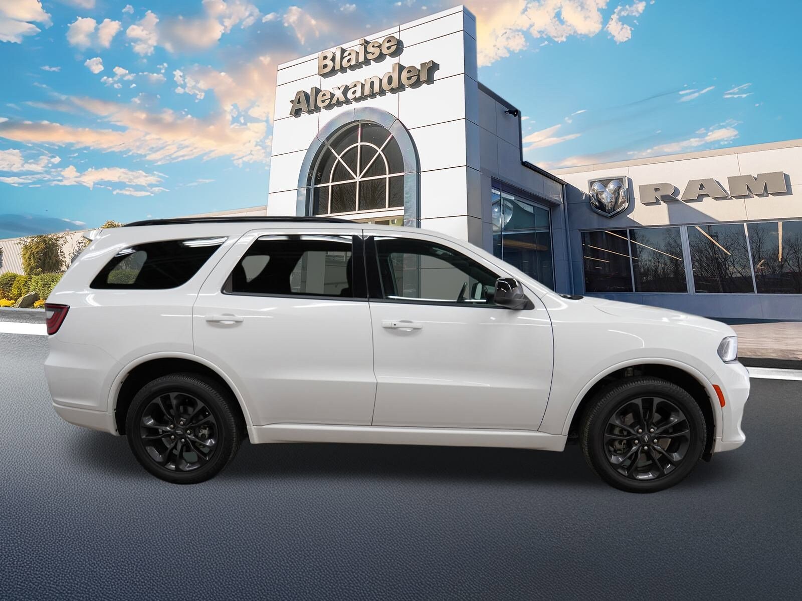 2024 Dodge Durango GT photo 2