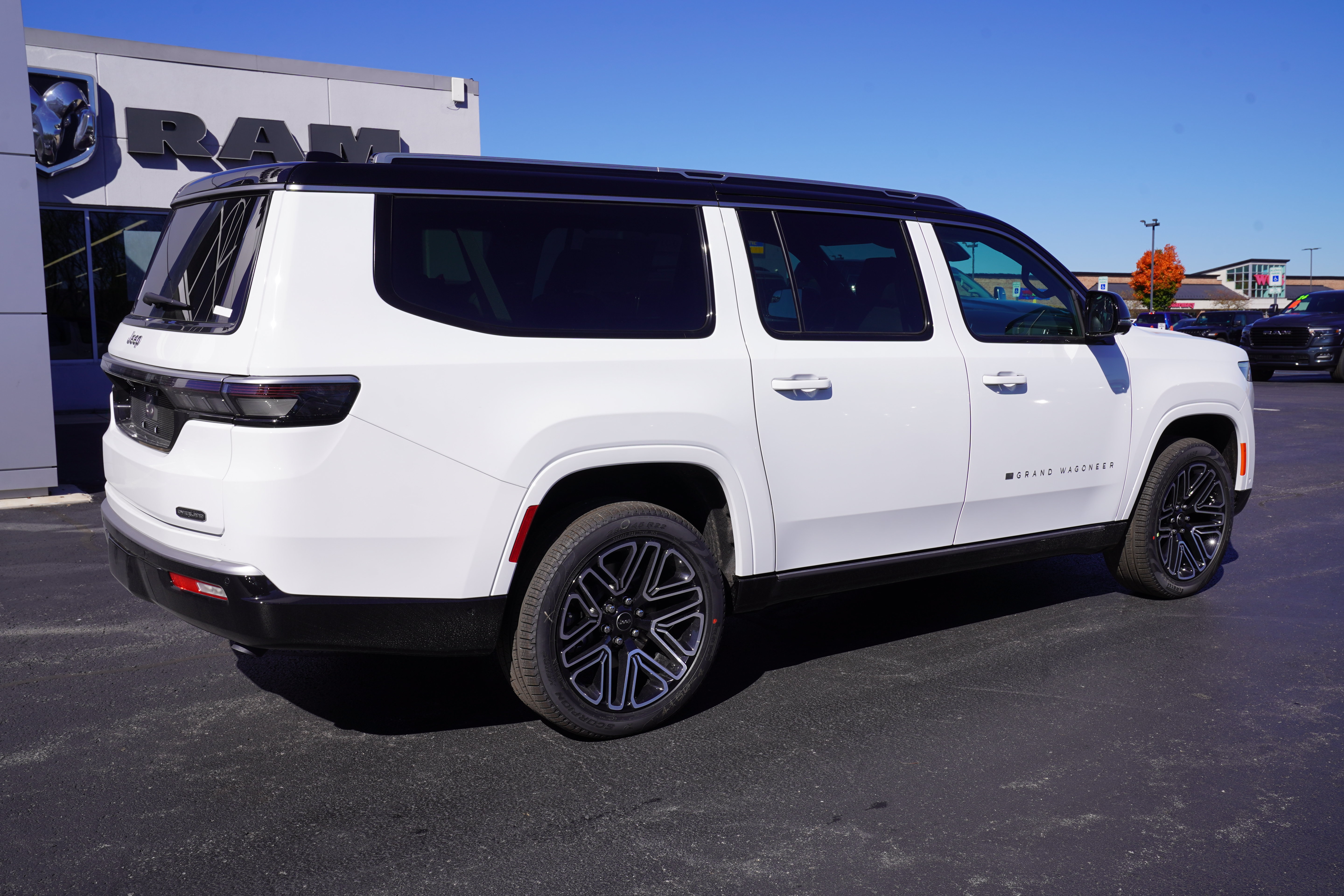 New 2027 Jeep Grand Wagoneer LONG WHEELBASE OVERLAND 4X4 Sport Utility