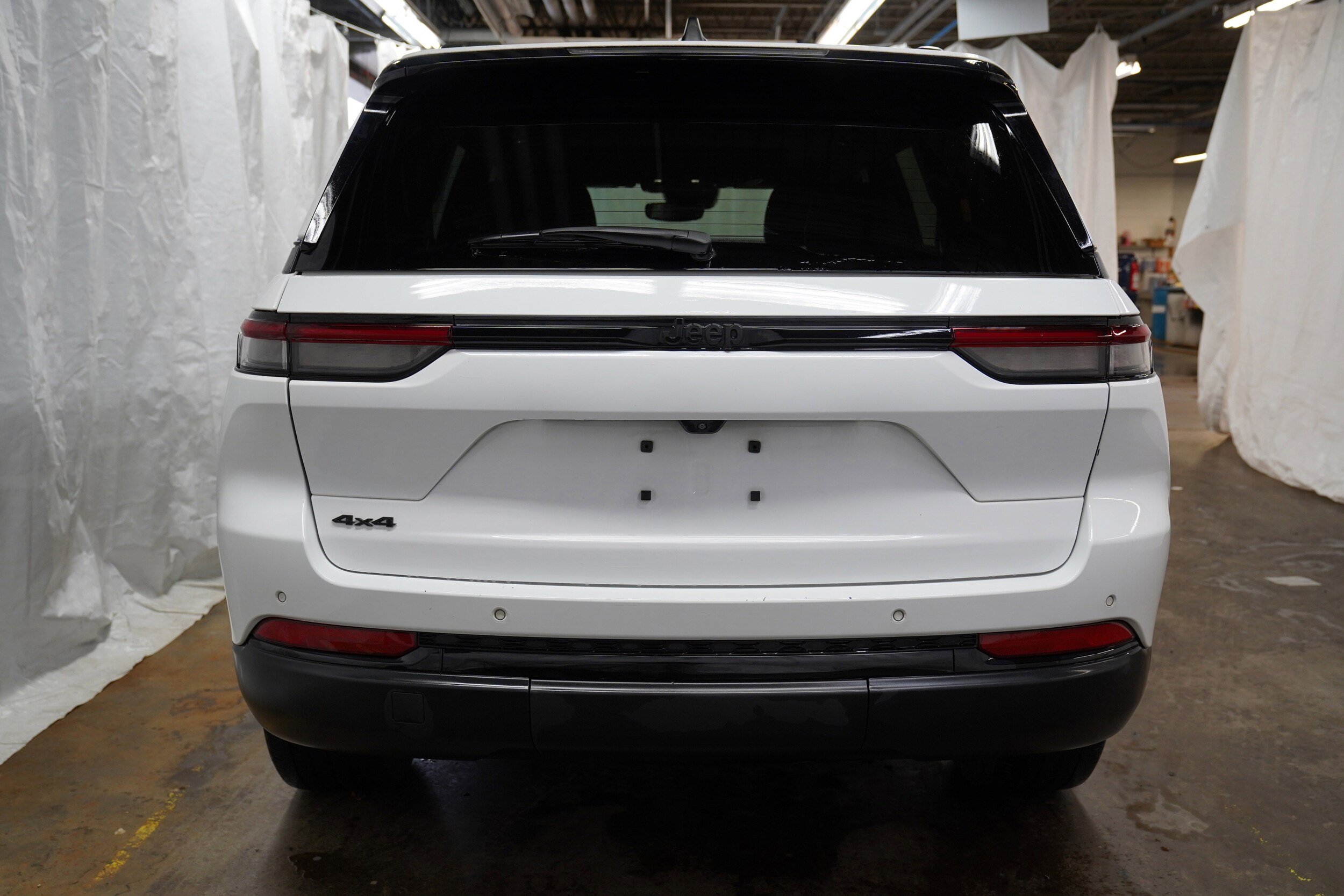 2023 Jeep Grand Cherokee Altitude photo 3