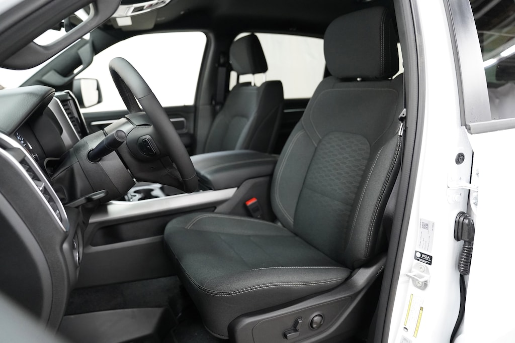 New 2026 Ram 1500 BIG HORN CREW CAB 4X4 5'7 BOX Pickup