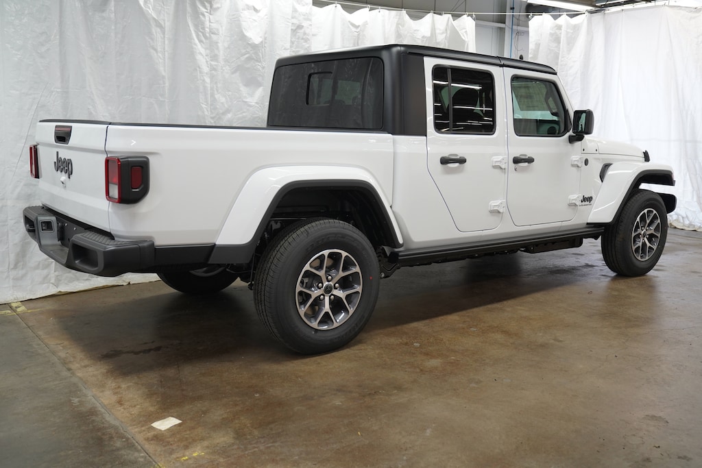 New 2026 Jeep Gladiator SPORT S 4X4 Pickup