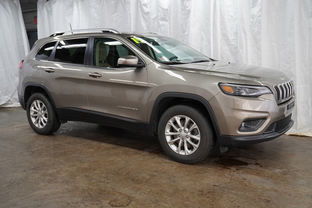 Used 2019 Jeep Cherokee Latitude SUV