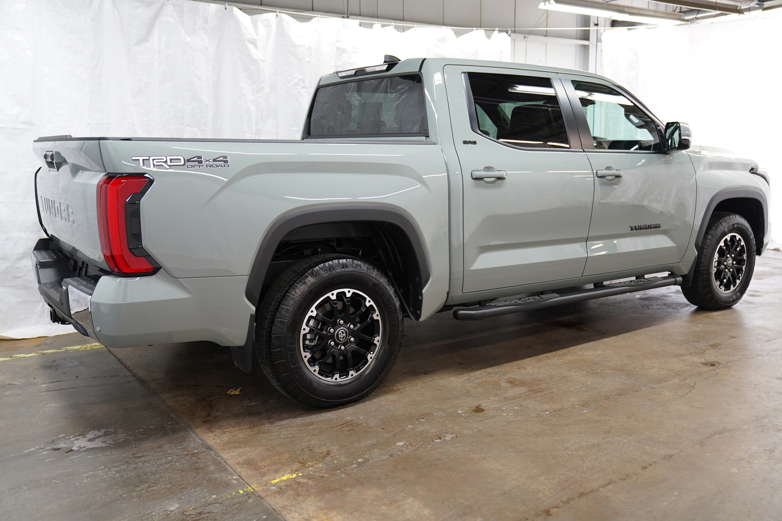 2025 Toyota Tundra SR5 CrewMax photo 3