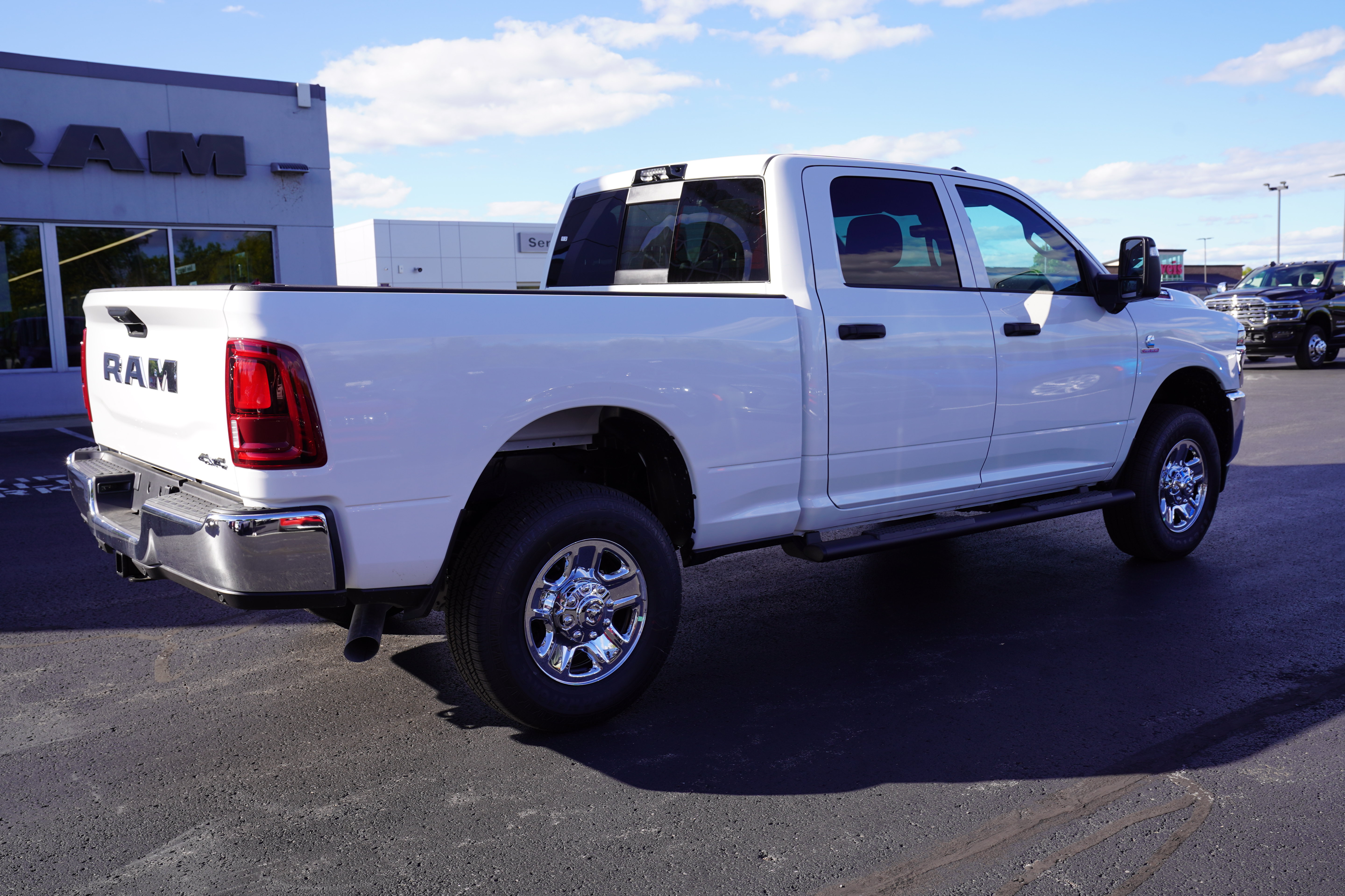 New 2027 Ram 3500 TRADESMAN CREW CAB 4X4 6'4 BOX Pickup