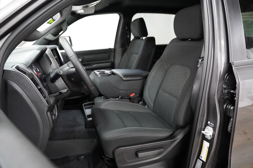 New 2026 Ram 1500 WARLOCK CREW CAB 4X4 5'7 BOX Pickup