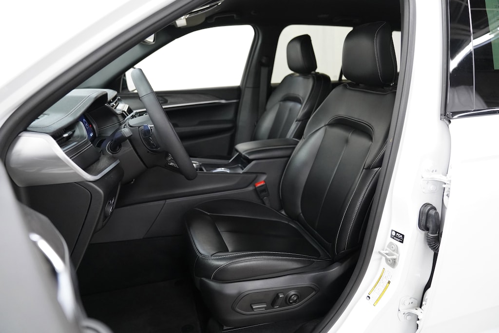 Used 2024 Jeep Grand Cherokee Limited SUV