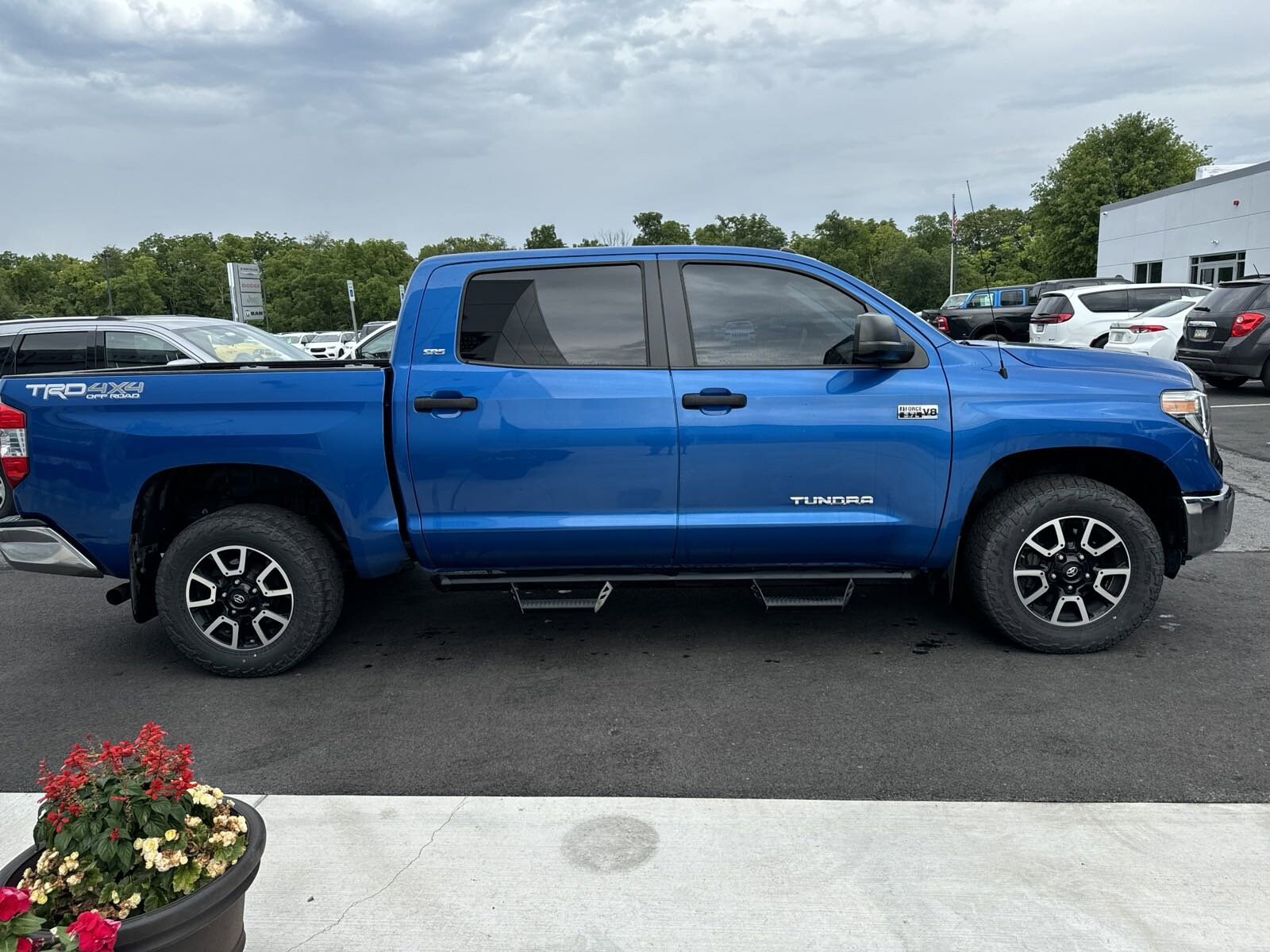 Used 2018 Toyota Tundra SR5 with VIN 5TFDY5F1XJX724293 for sale in Lewisburg, PA