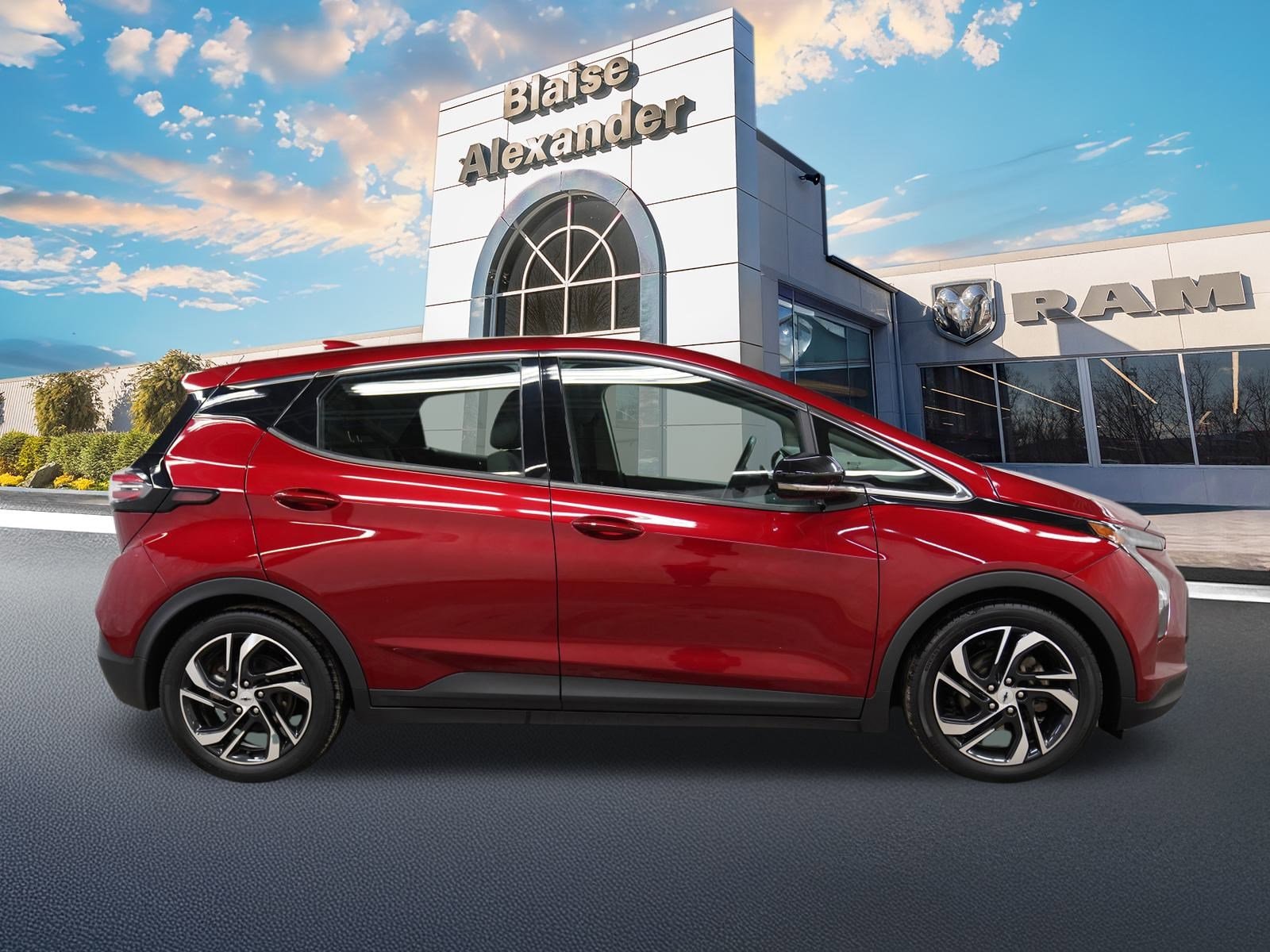 Used 2022 Chevrolet Bolt EV LT with VIN 1G1FW6S0XN4123466 for sale in Lewisburg, PA