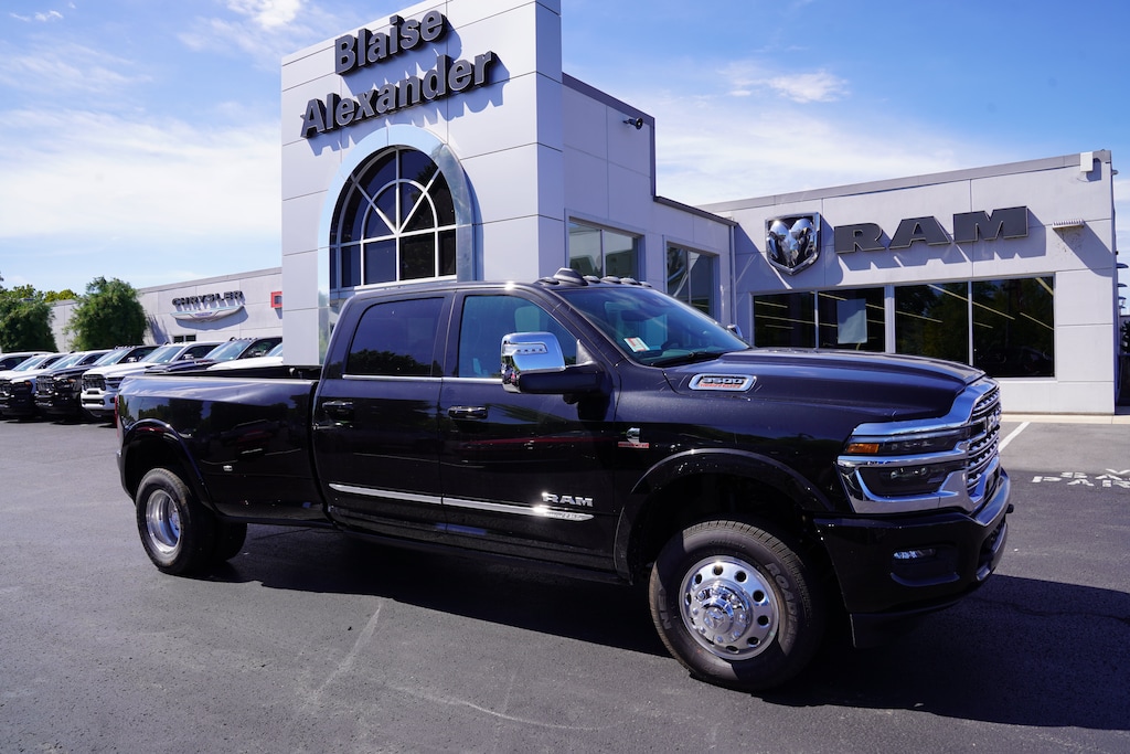 New 2027 Ram 3500 LIMITED CREW CAB 4X4 Pickup