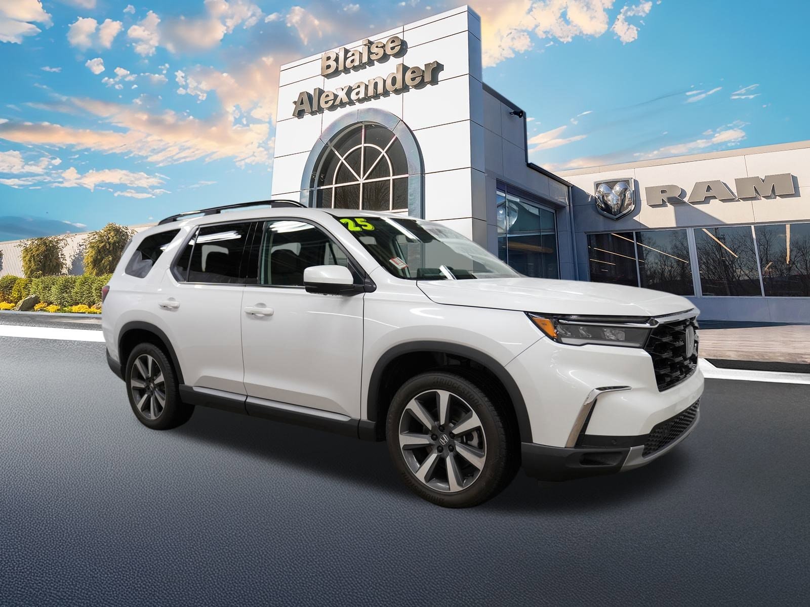 2025 Honda Pilot Elite's photo