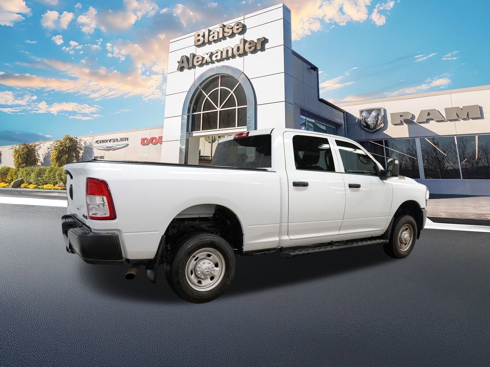 2024 Ram 2500 Tradesman photo 3