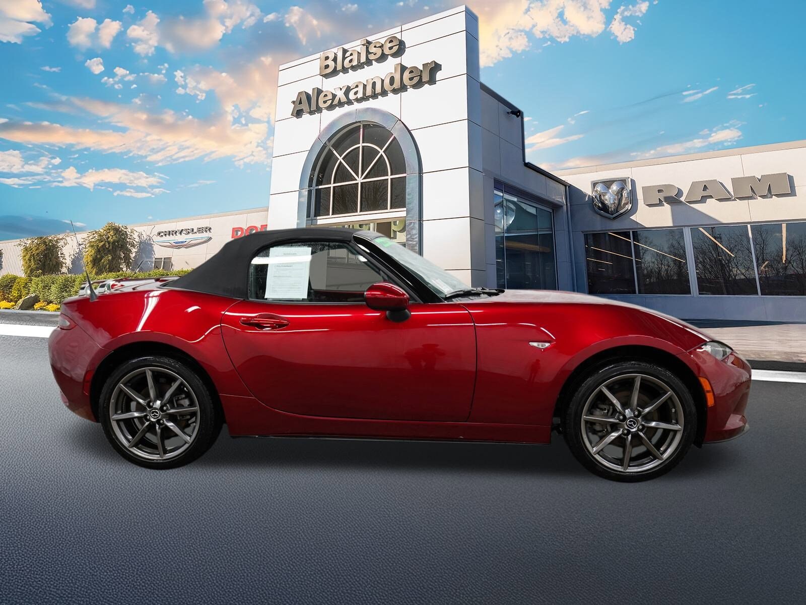 2019 Mazda MX-5 Miata Miata Grand Touring photo 2
