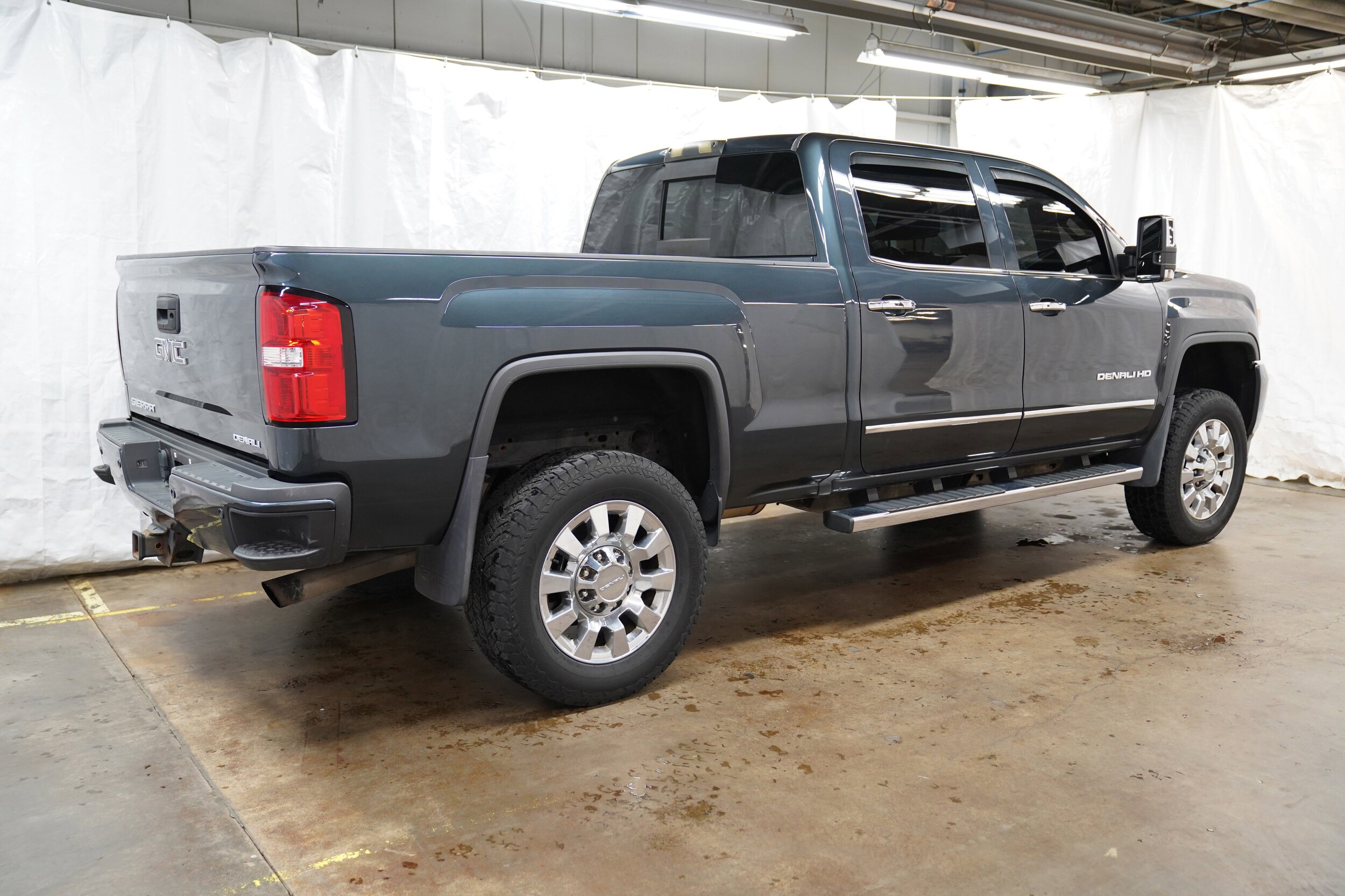 2017 Gmc Sierra 2500 HD Denali photo 3