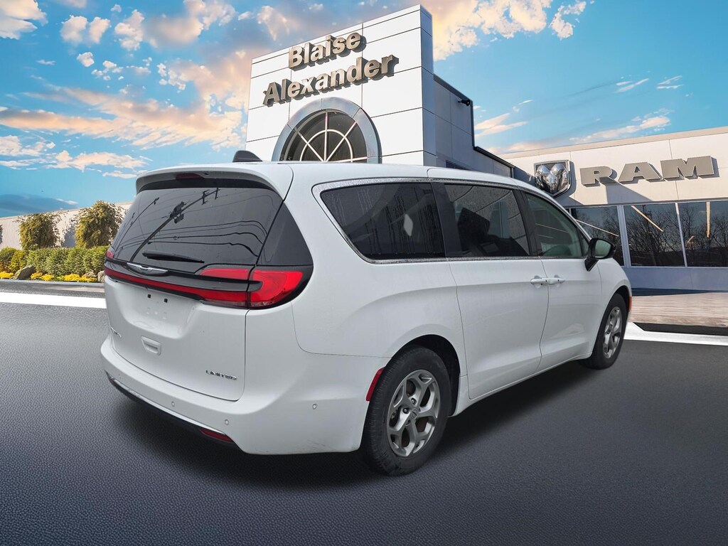 Used 2024 Chrysler Pacifica Limited Van Passenger Van