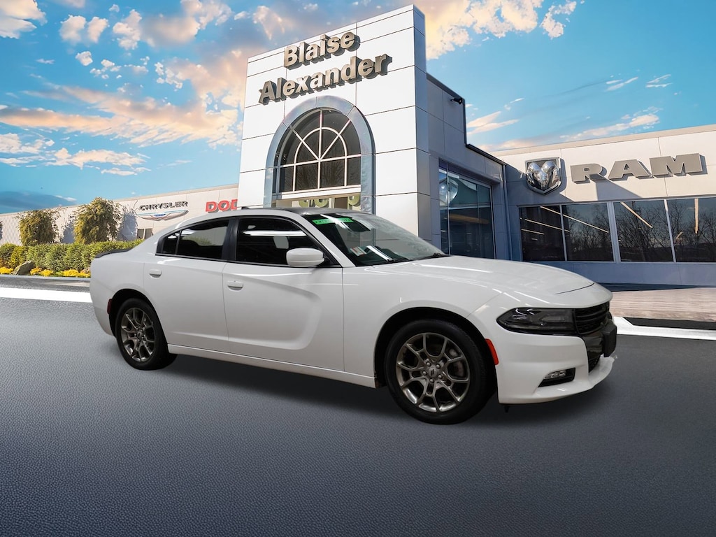 Used 2017 Dodge Charger SXT Sedan