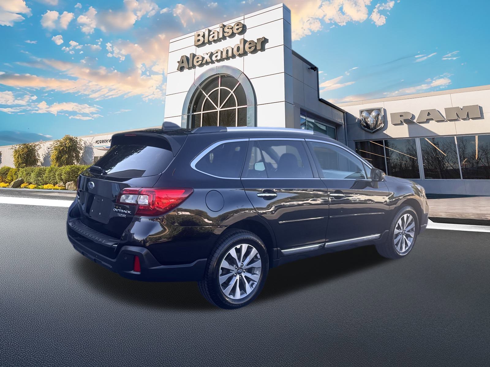 2019 Subaru Outback Touring photo 3