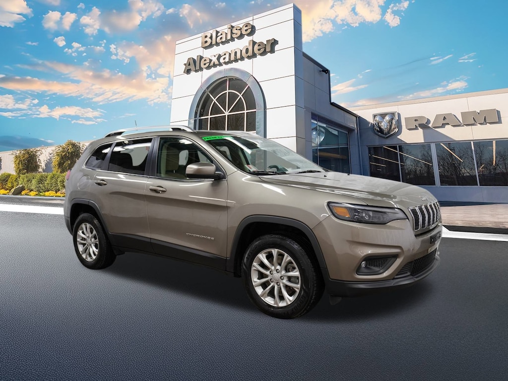 Used 2019 Jeep Cherokee Latitude SUV