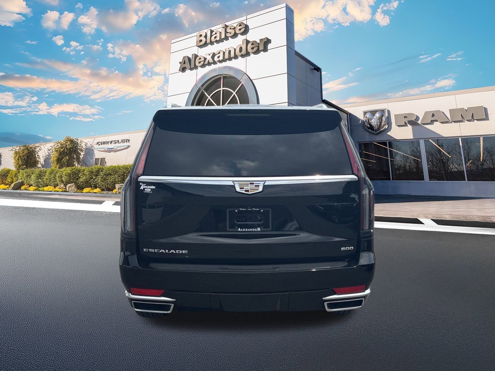 2024 Cadillac Escalade ESV Luxury photo 4