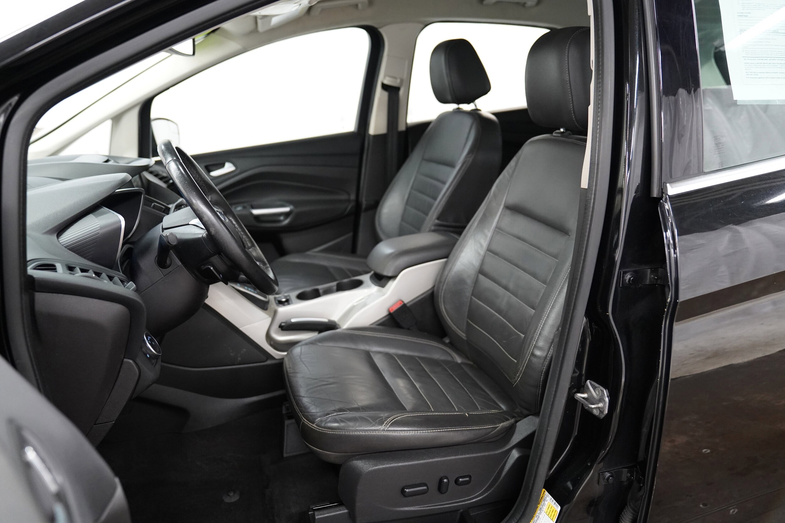 2015 Ford C-Max Energi SEL photo 4