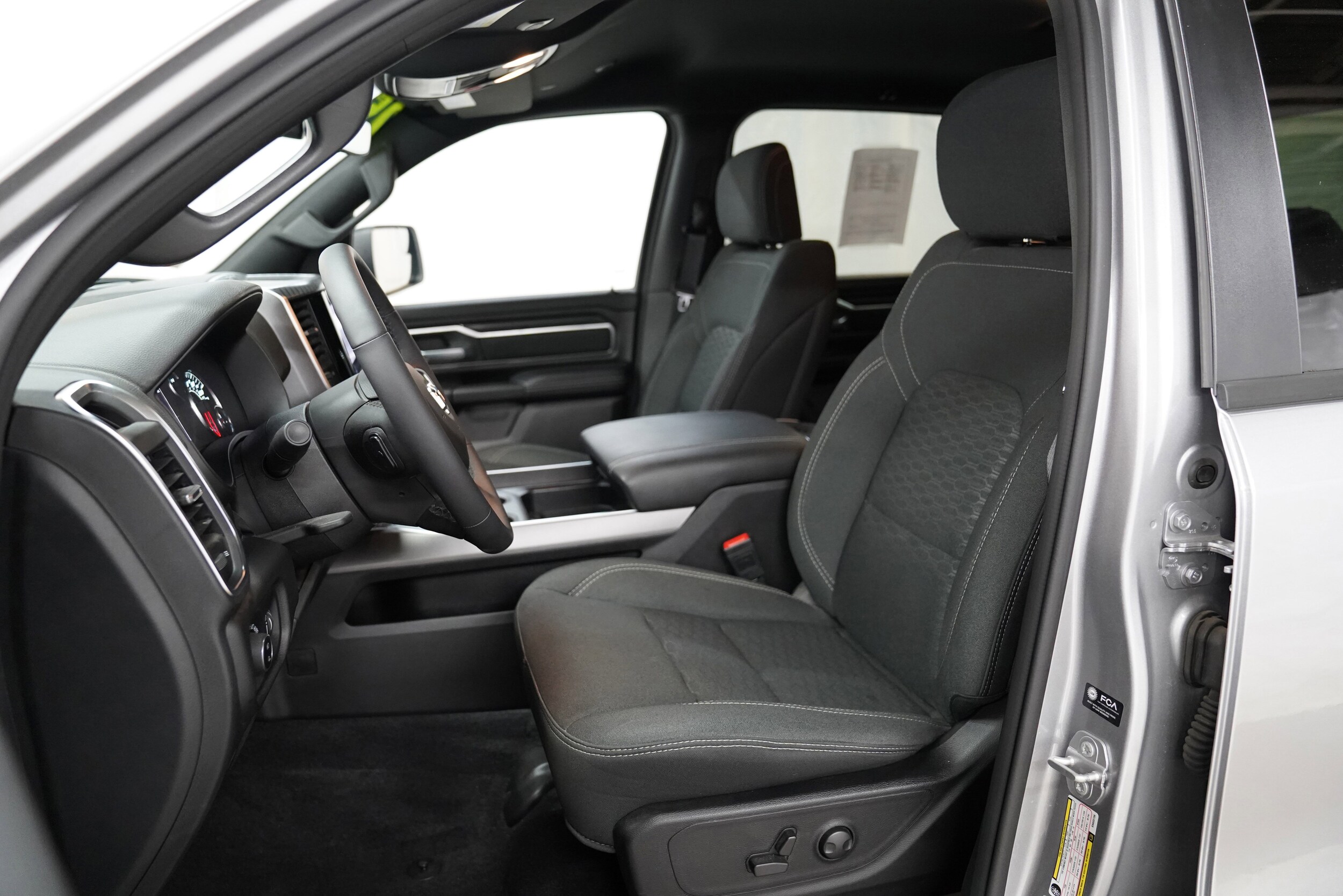 2025 Ram 1500 Big Horn photo 4