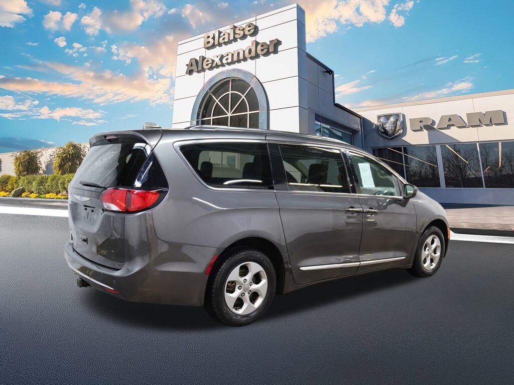 Used 2017 Chrysler Pacifica Touring-L Plus Van