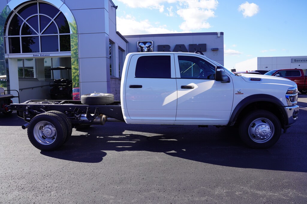 New 2027 Ram 5500 CREW CAB CHASSIS Pickup