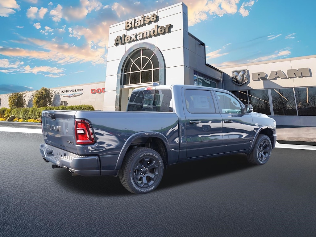 New 2026 Ram 1500 BIG HORN CREW CAB 4X4 5'7 BOX Pickup