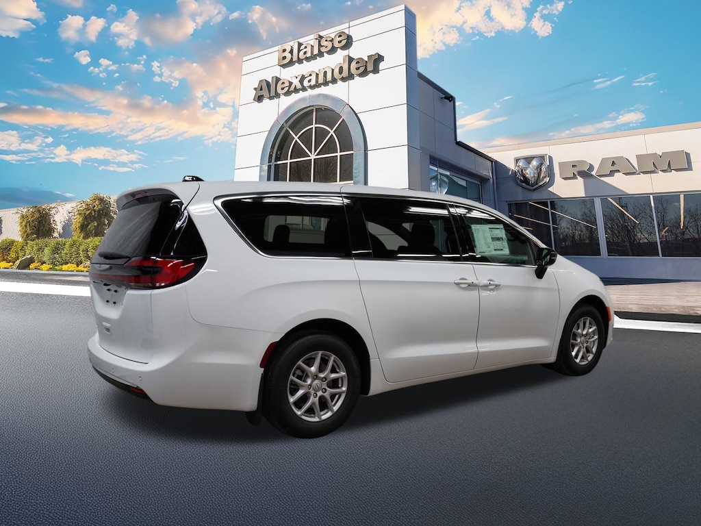 New 2026 Chrysler Pacifica SELECT Passenger Van