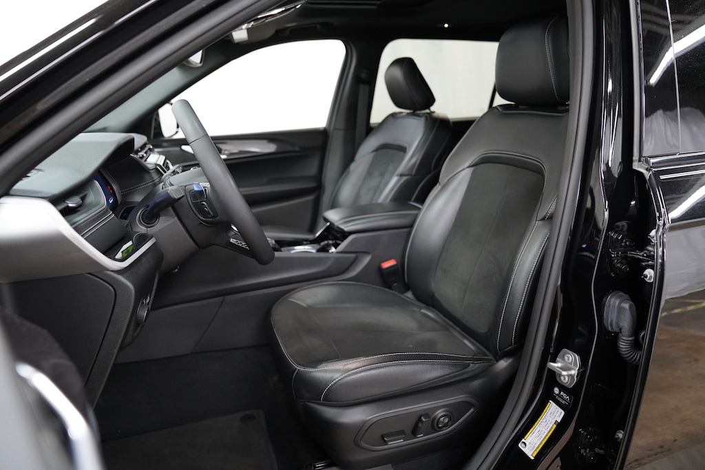 Used 2023 Jeep Grand Cherokee L Altitude SUV