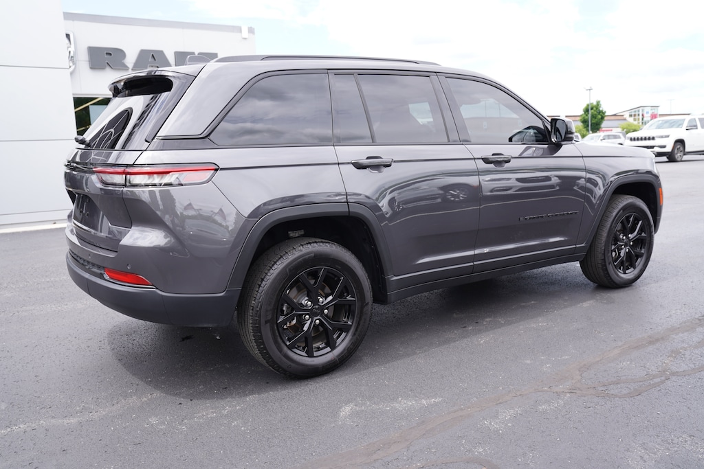 Used 2025 Jeep Grand Cherokee Altitude X SUV