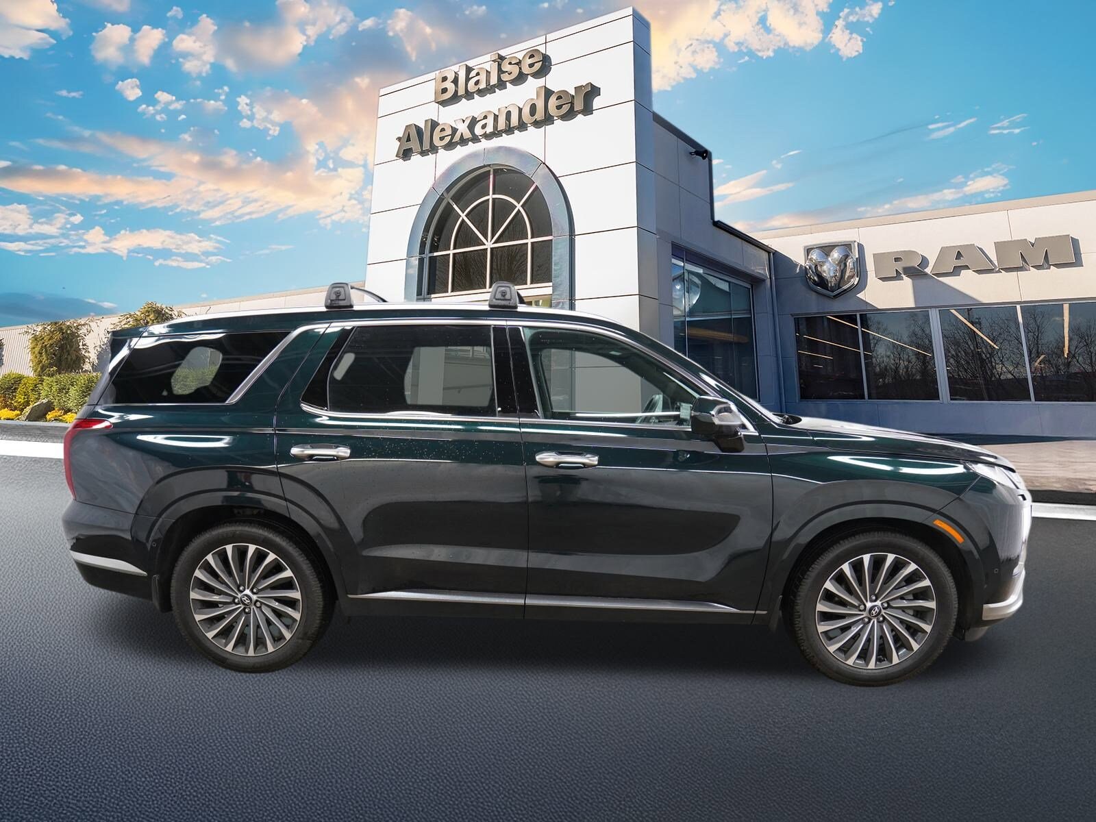 Used 2023 Hyundai Palisade Calligraphy with VIN KM8R7DGEXPU622275 for sale in Lewisburg, PA