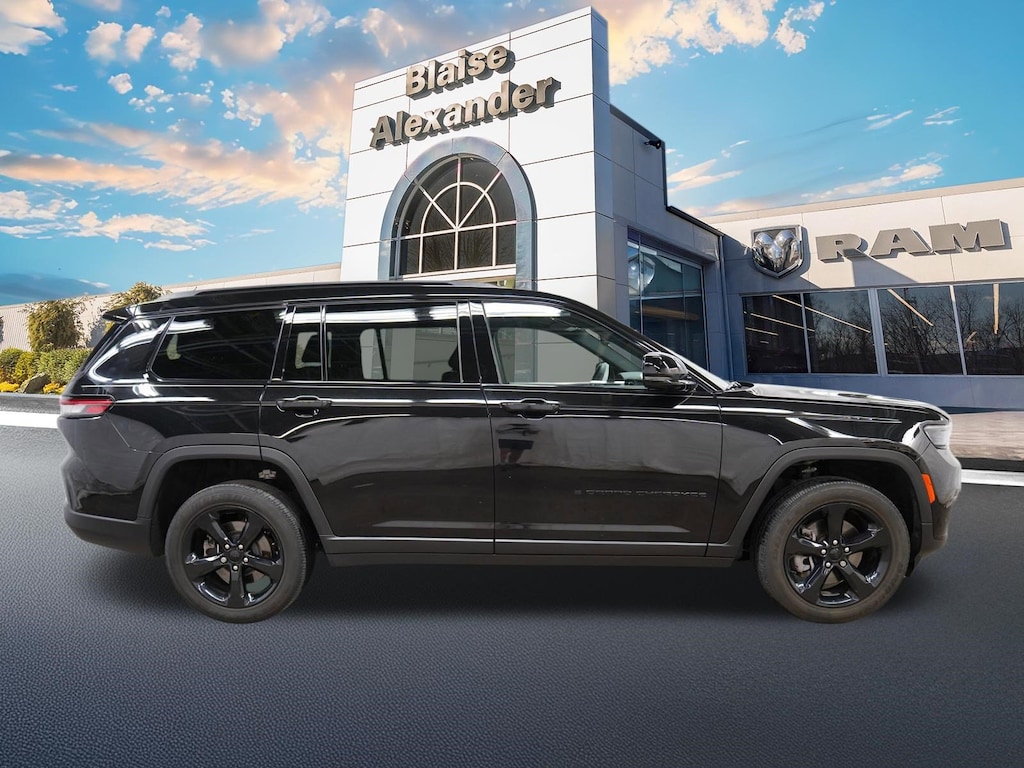 Used 2023 Jeep Grand Cherokee L Altitude SUV