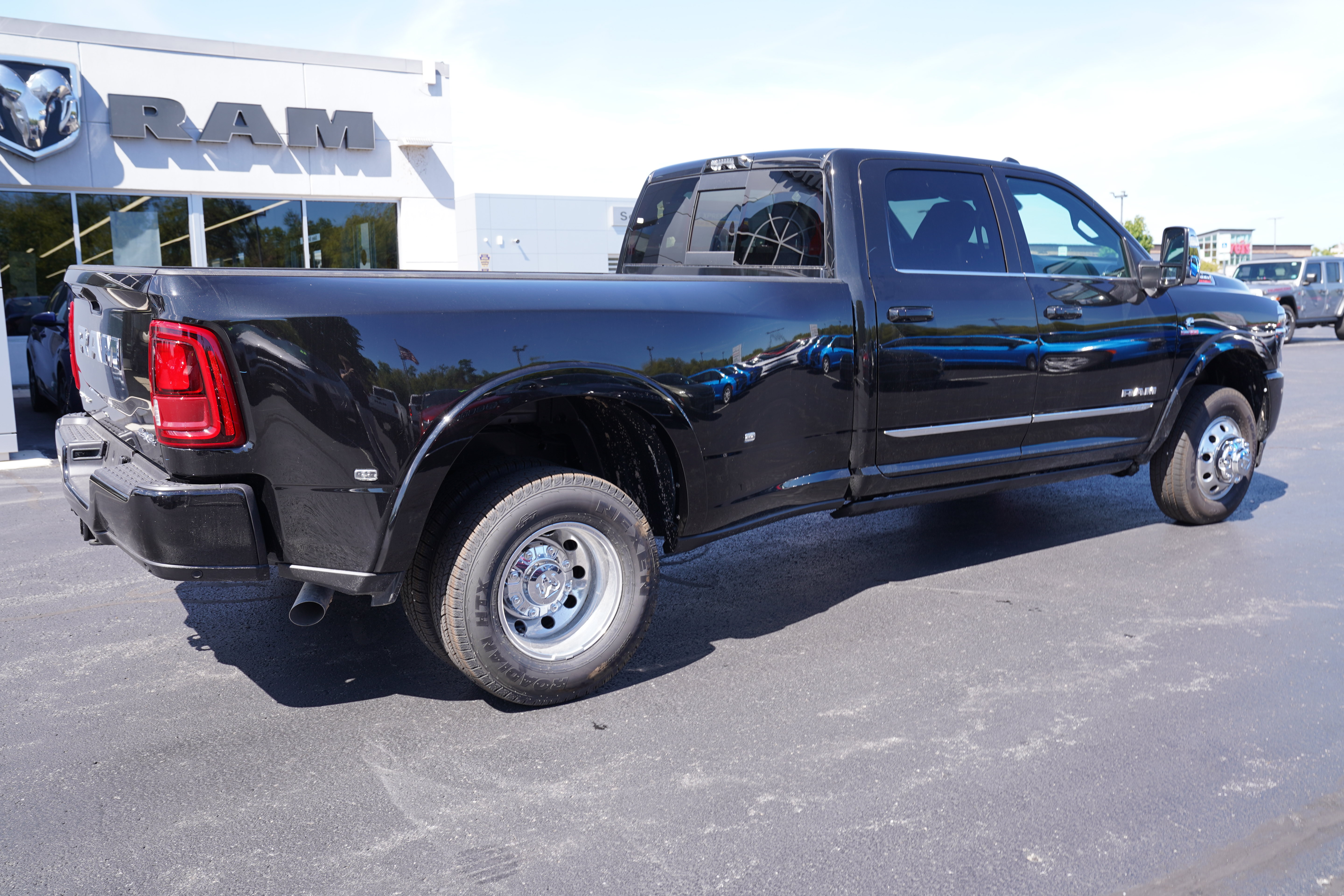 New 2027 Ram 3500 LIMITED CREW CAB 4X4 Pickup