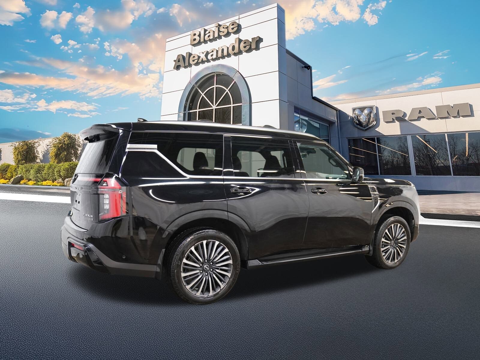 2025 Nissan Armada Platinum Reserve photo 3