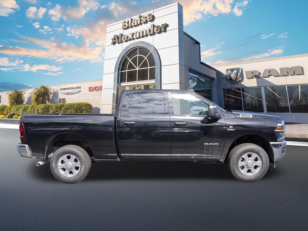 New 2026 Ram 3500 BIG HORN CREW CAB 4X4 6'4 BOX Pickup