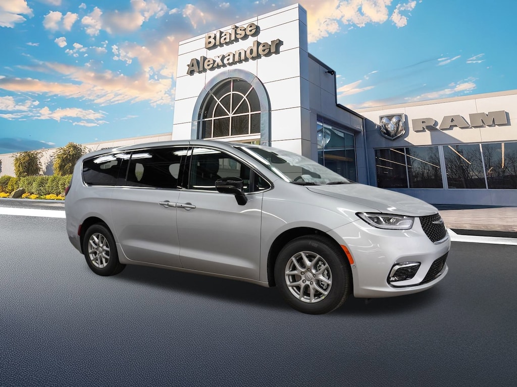 New 2026 Chrysler Pacifica SELECT Passenger Van