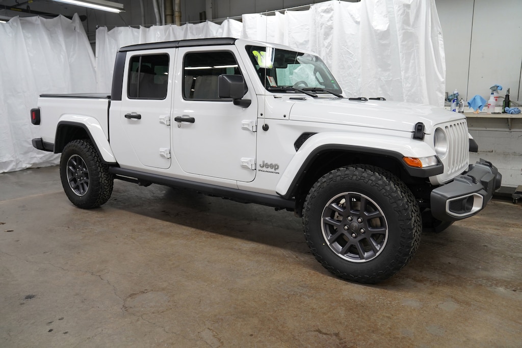 Used 2023 Jeep Gladiator Overland Truck Crew Cab