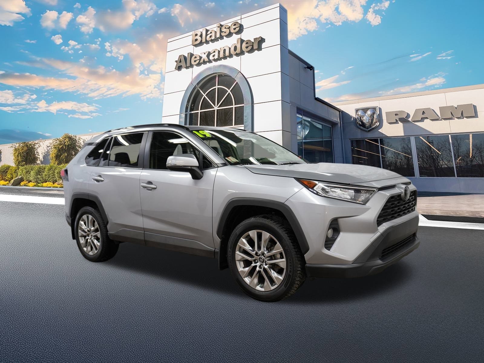 2019 Toyota RAV4 XLE Premium