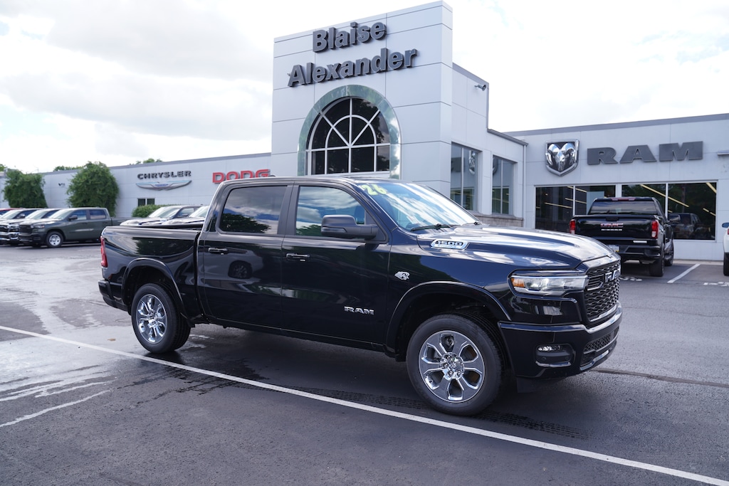 New 2026 Ram 1500 BIG HORN CREW CAB 4X4 5'7 BOX Pickup