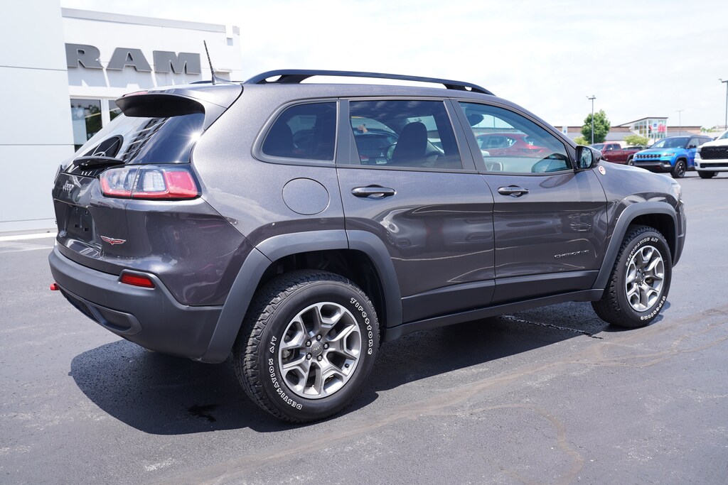 Used 2022 Jeep Cherokee Trailhawk SUV