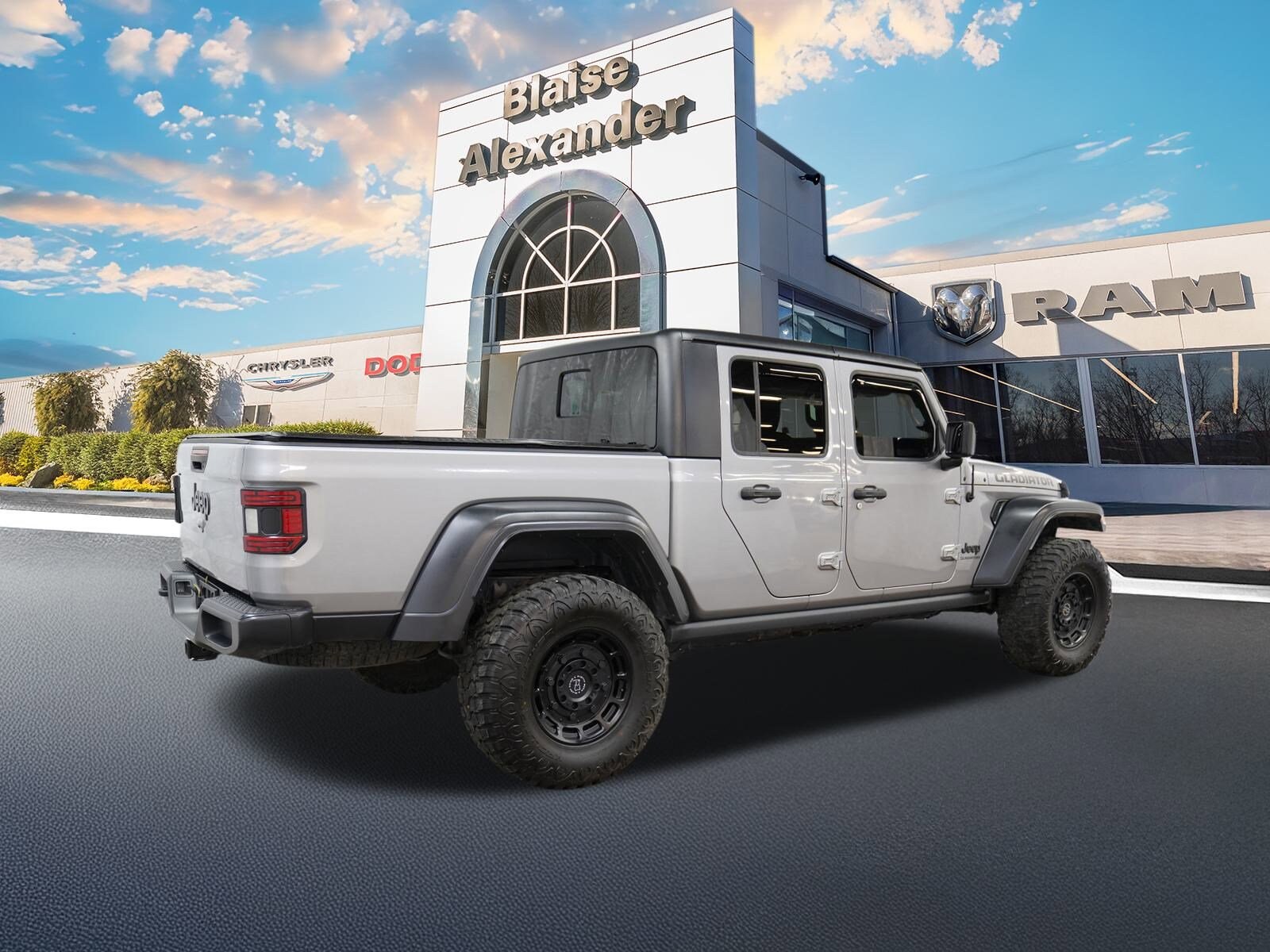 2020 Jeep Gladiator Sport S photo 3
