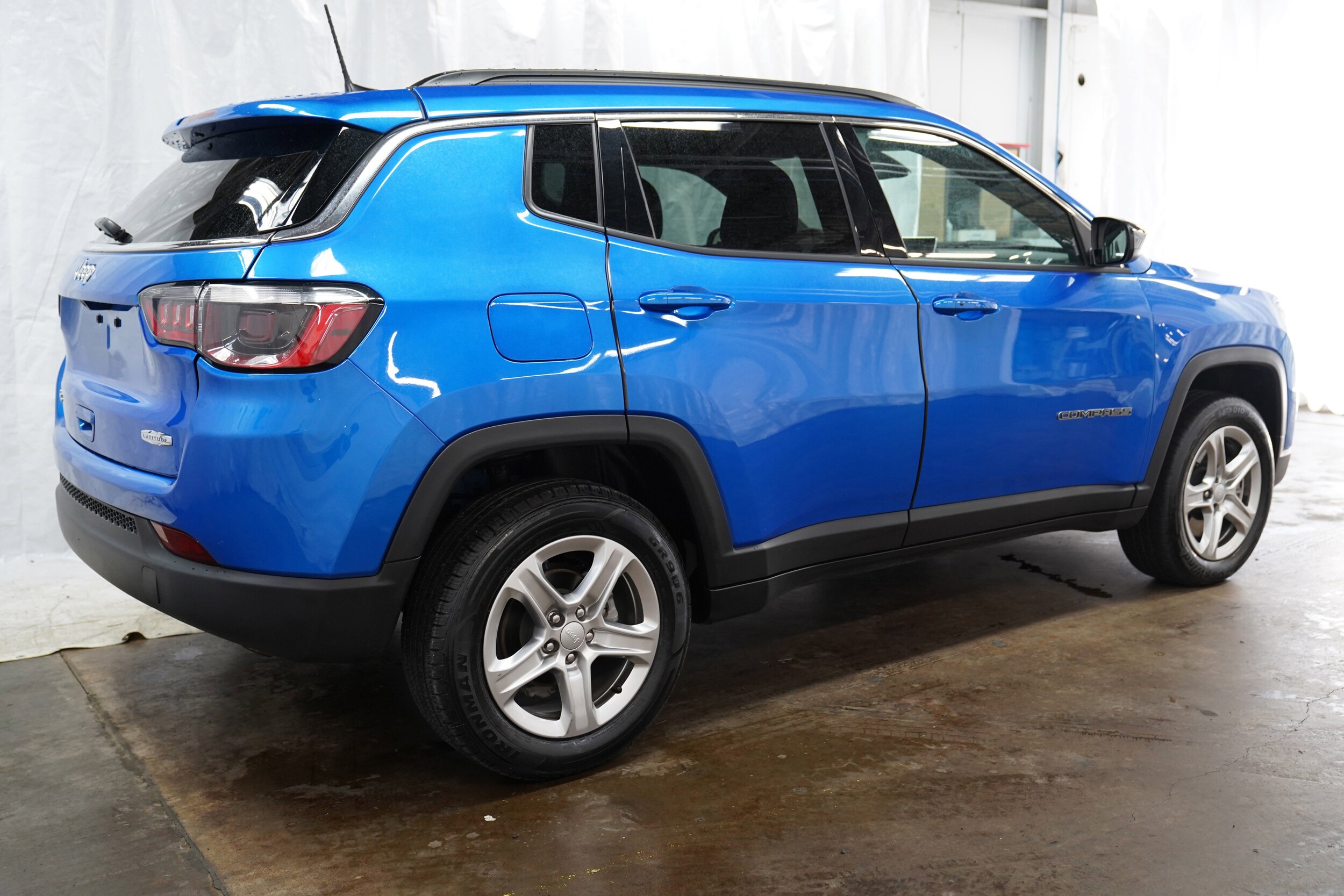 2024 Jeep Compass Latitude photo 2