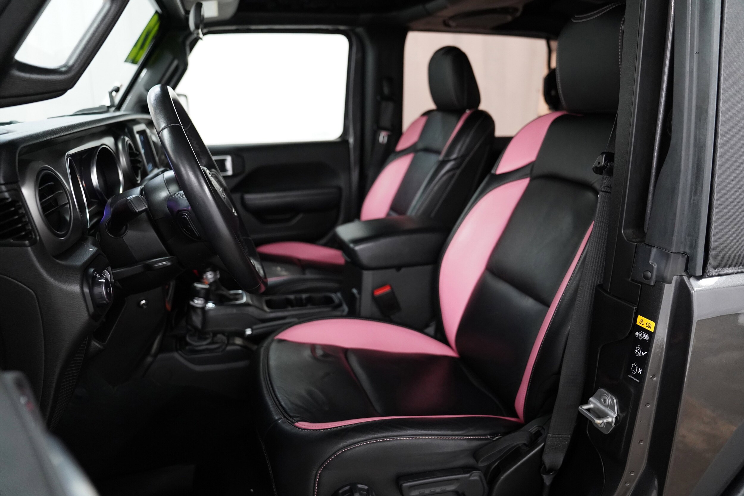 2022 Jeep Wrangler Willys photo 4